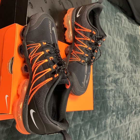 Brand new Nike Vapor Max. Never worn, no box but shoes are new. - Picture 2 of 2